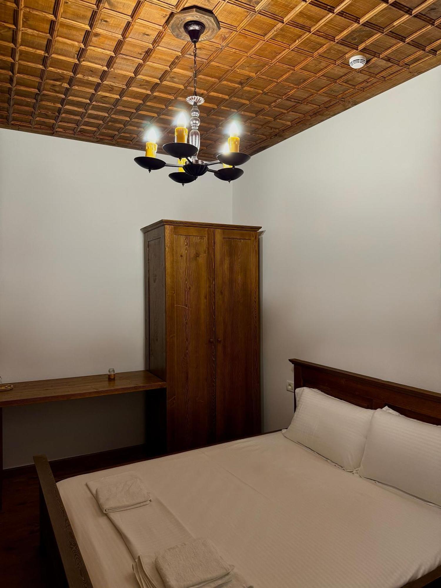 Merkaj, Castle Hotell