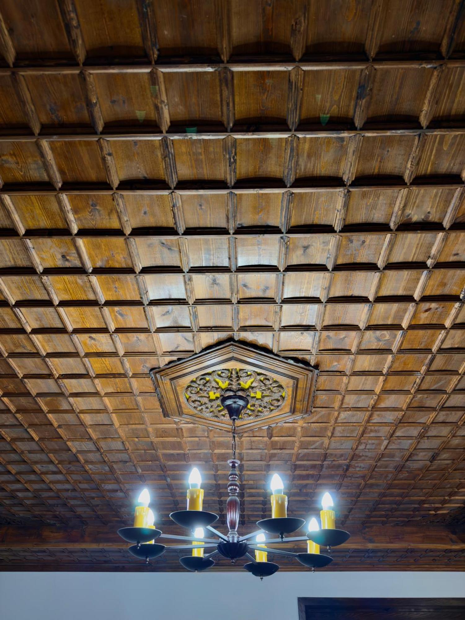 Hotell Merkaj, Castle