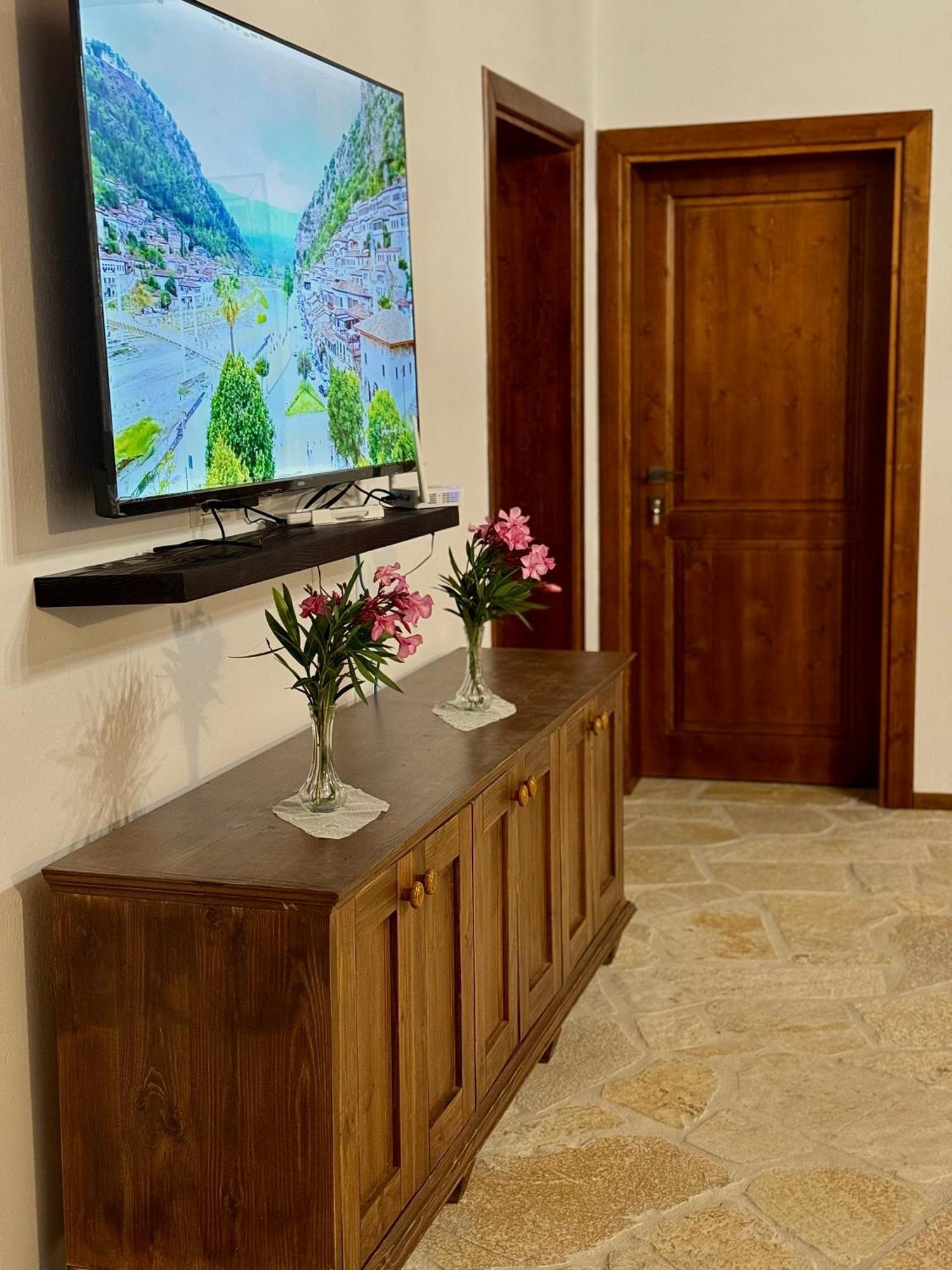 Merkaj, Castle Hotell *