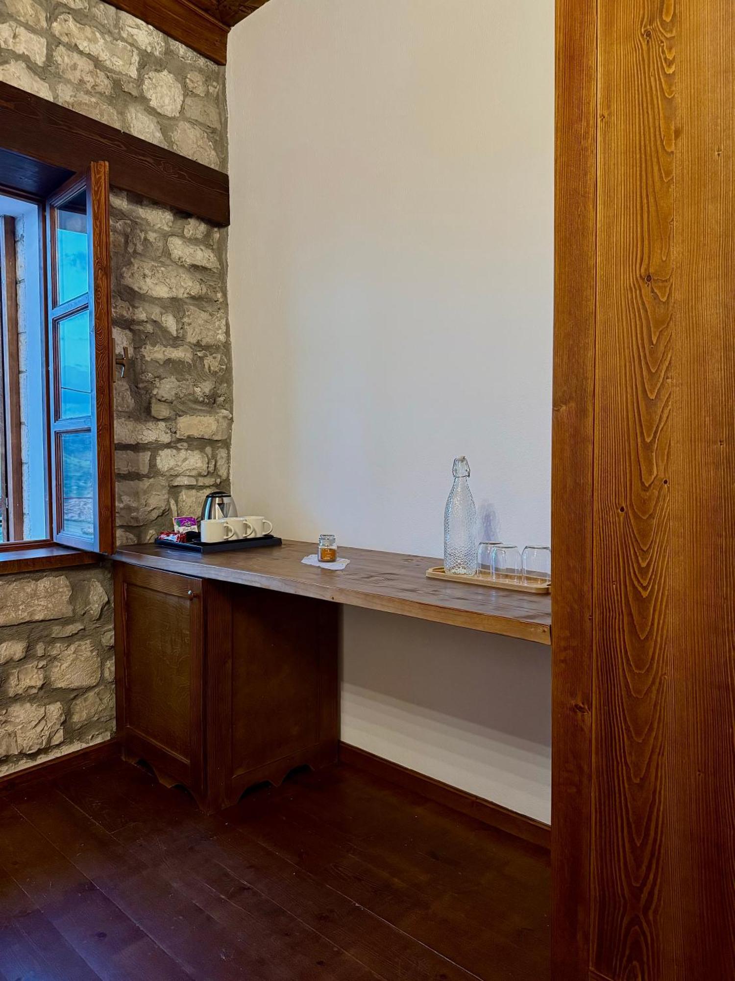 Hotell Merkaj, Castle *