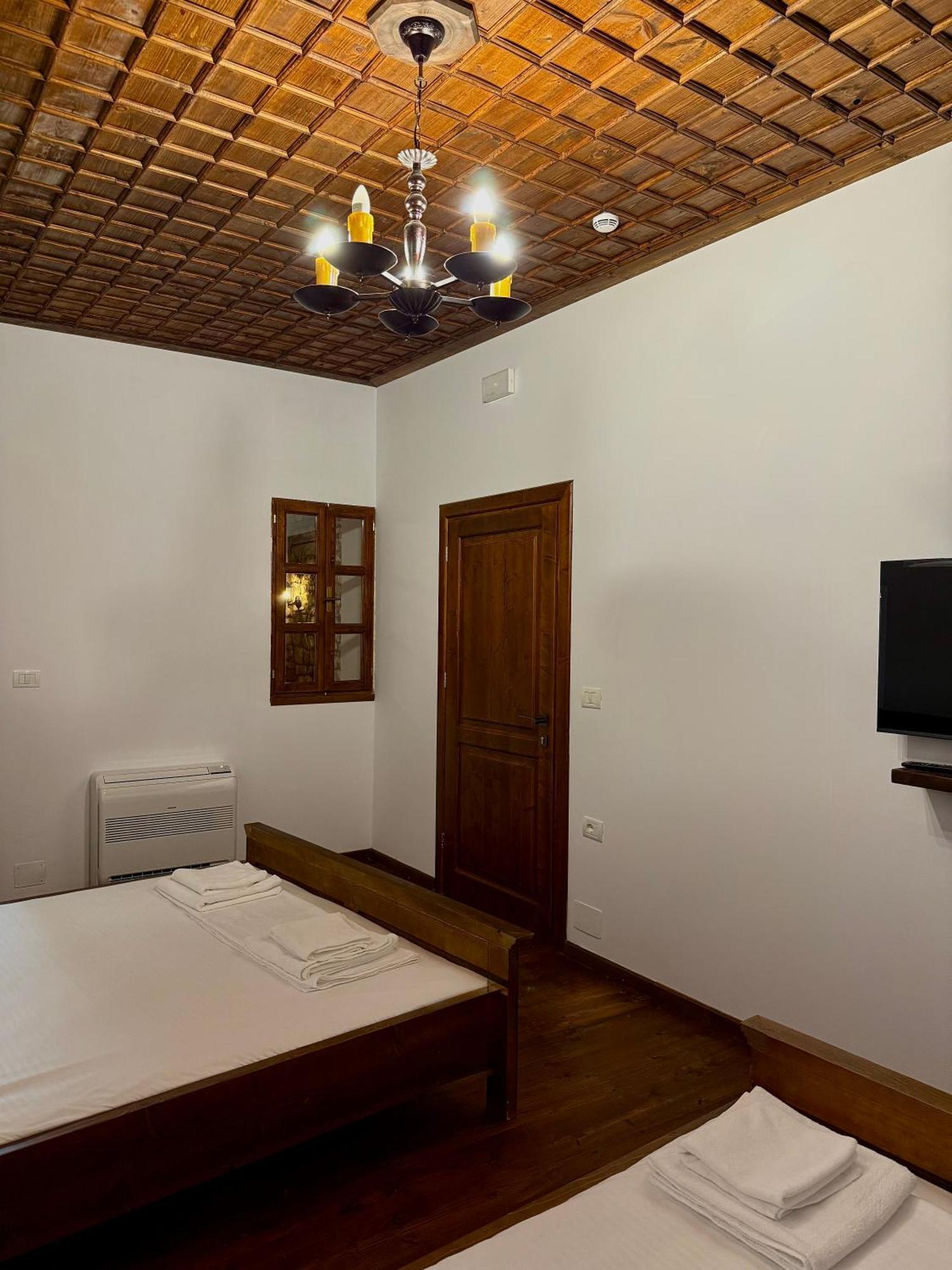 Merkaj, Castle Hotell *