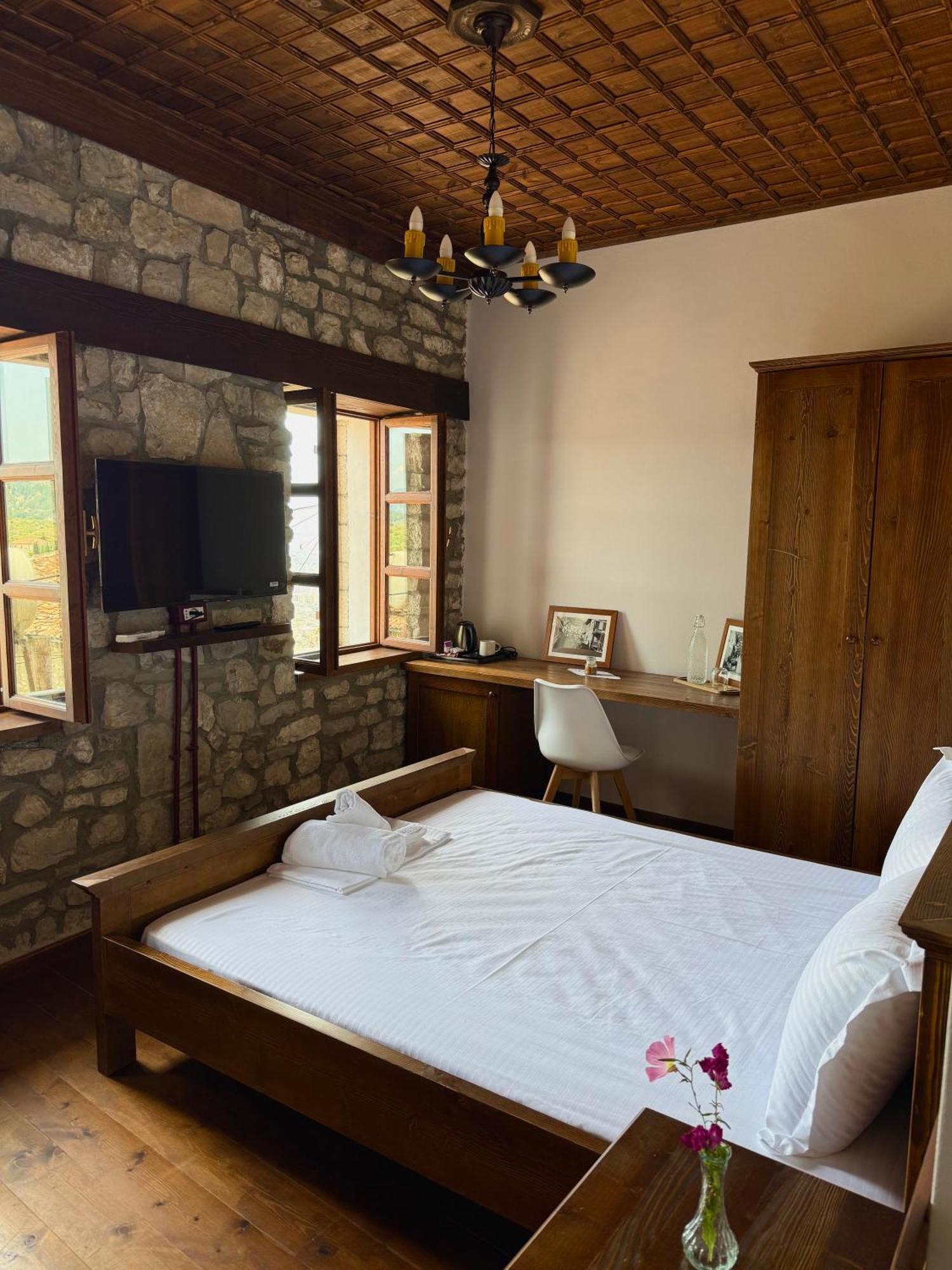 Hotell Merkaj, Castle *